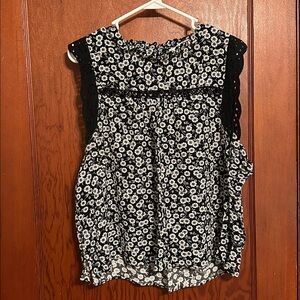 LOFT Black and White Floral Top XL
